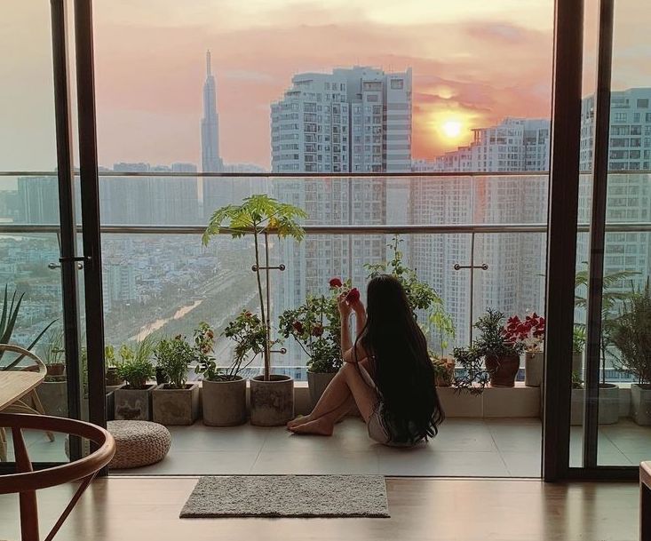 Thiết kế ban công nhỏ xinh với view thành p[hố