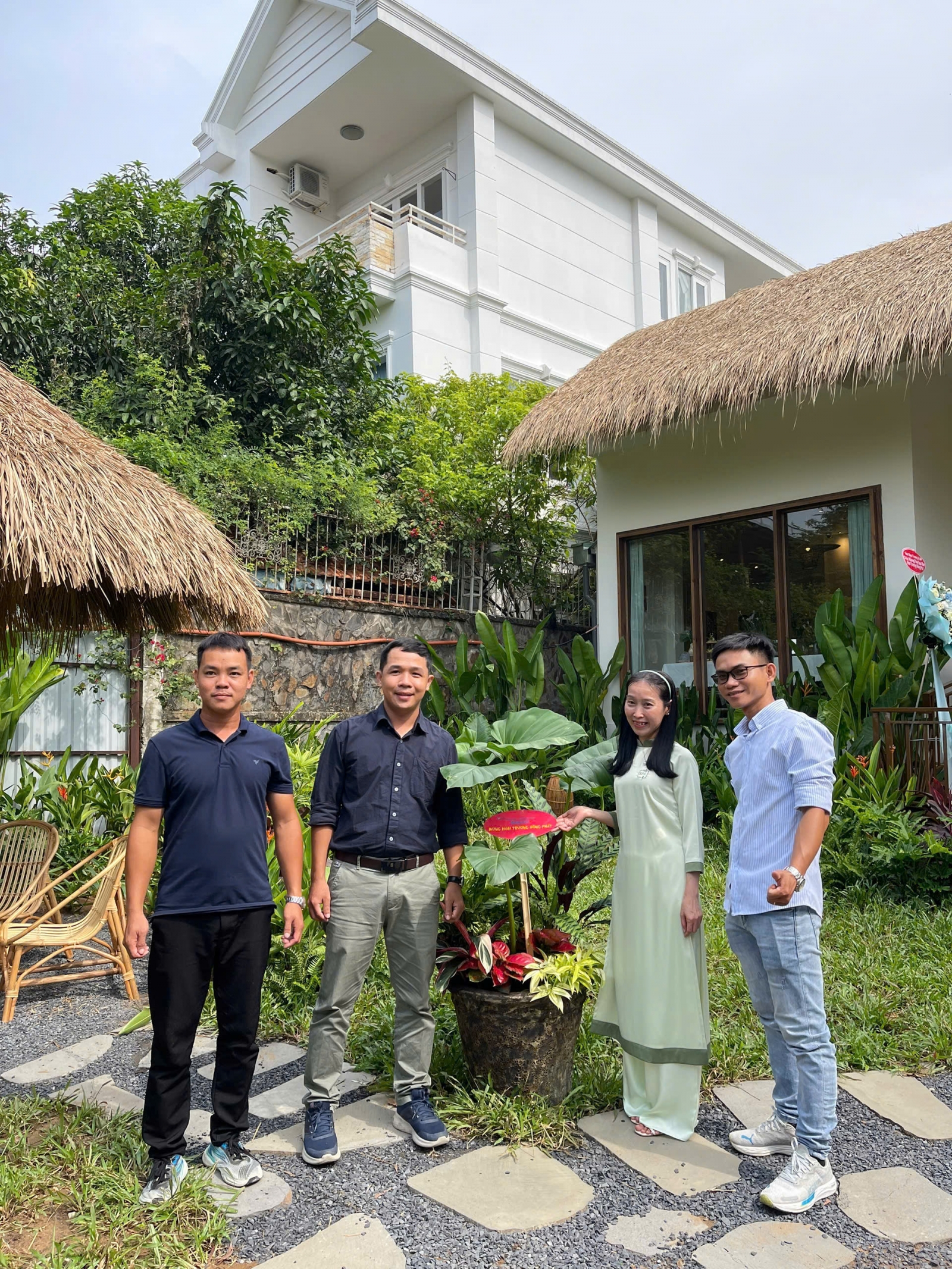 Zen Garden chuyên thiết kế và thi công sân vườn sân thượng tối ưu thẩm mỹ và công năng.